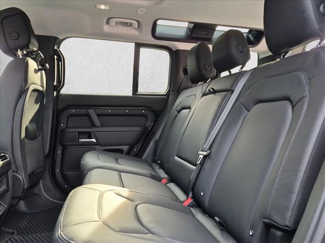 2026 LAND Rover DEFENDER P300 S 缩略图 24