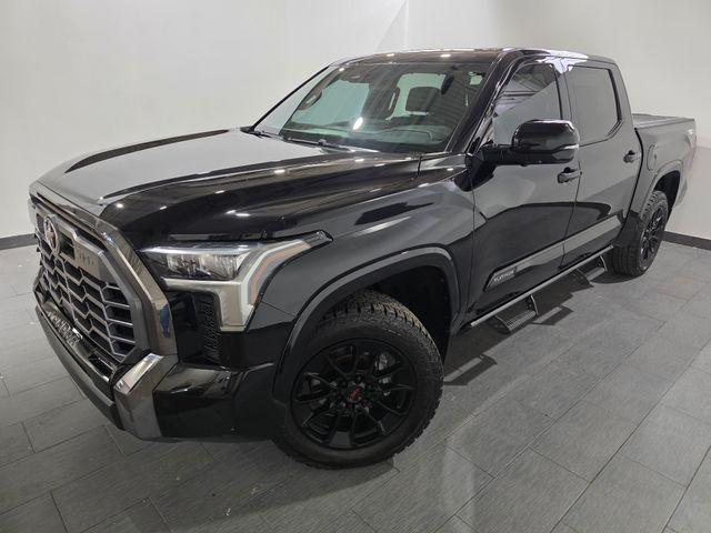 TOYOTA TUNDRA - 1