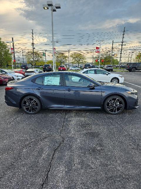 TOYOTA CAMRY - 4