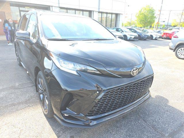 New 2026 Toyota Sienna XSE 7 Passenger