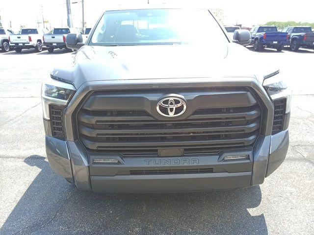 TOYOTA TUNDRA - 1