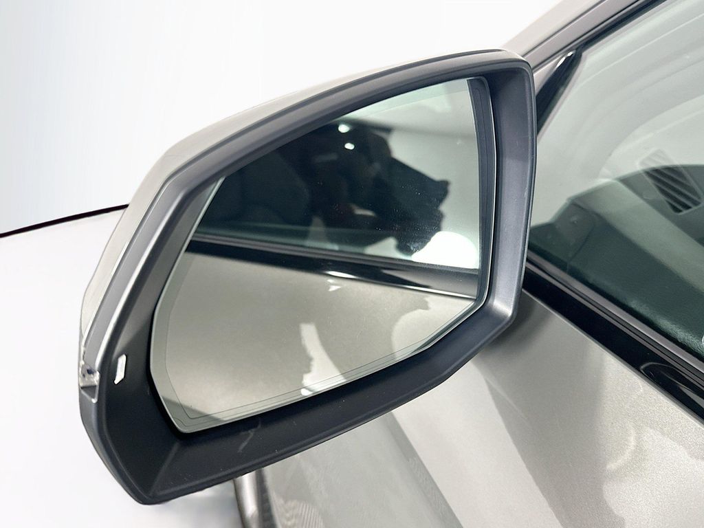 صورة 13 لـ 2025 AUDI Q5 45 S LINE PREMIUM