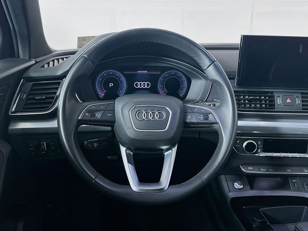 صورة 15 لـ 2025 AUDI Q5 45 S LINE PREMIUM