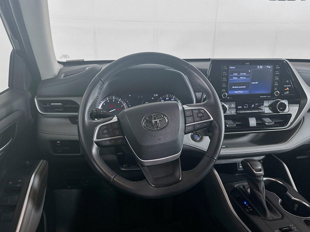 صورة مصغرة 15 لـ 2022 Toyota HIGHLANDER XLE