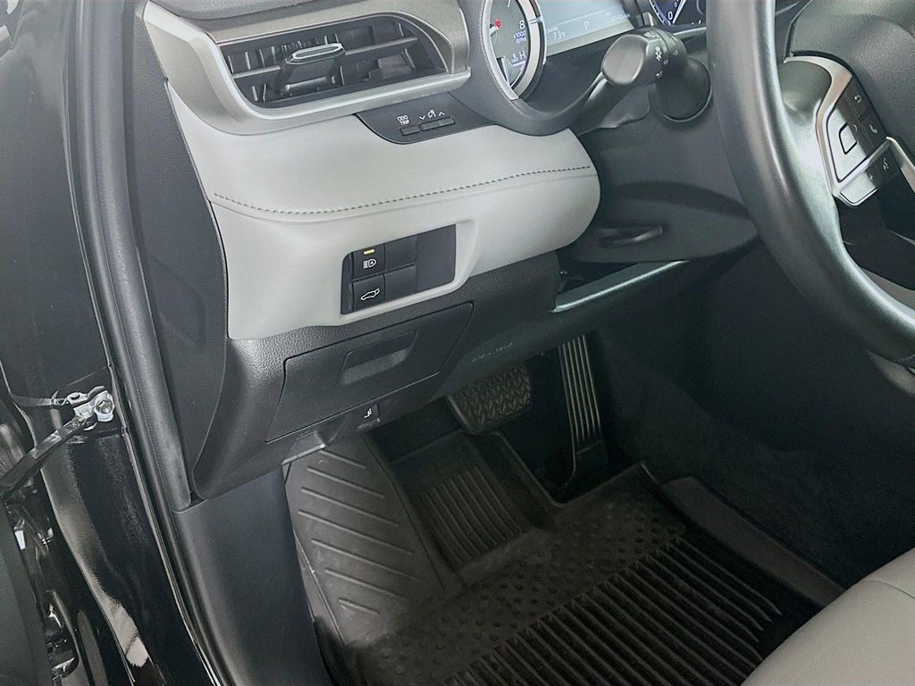 صورة مصغرة 14 لـ 2022 Toyota HIGHLANDER XLE