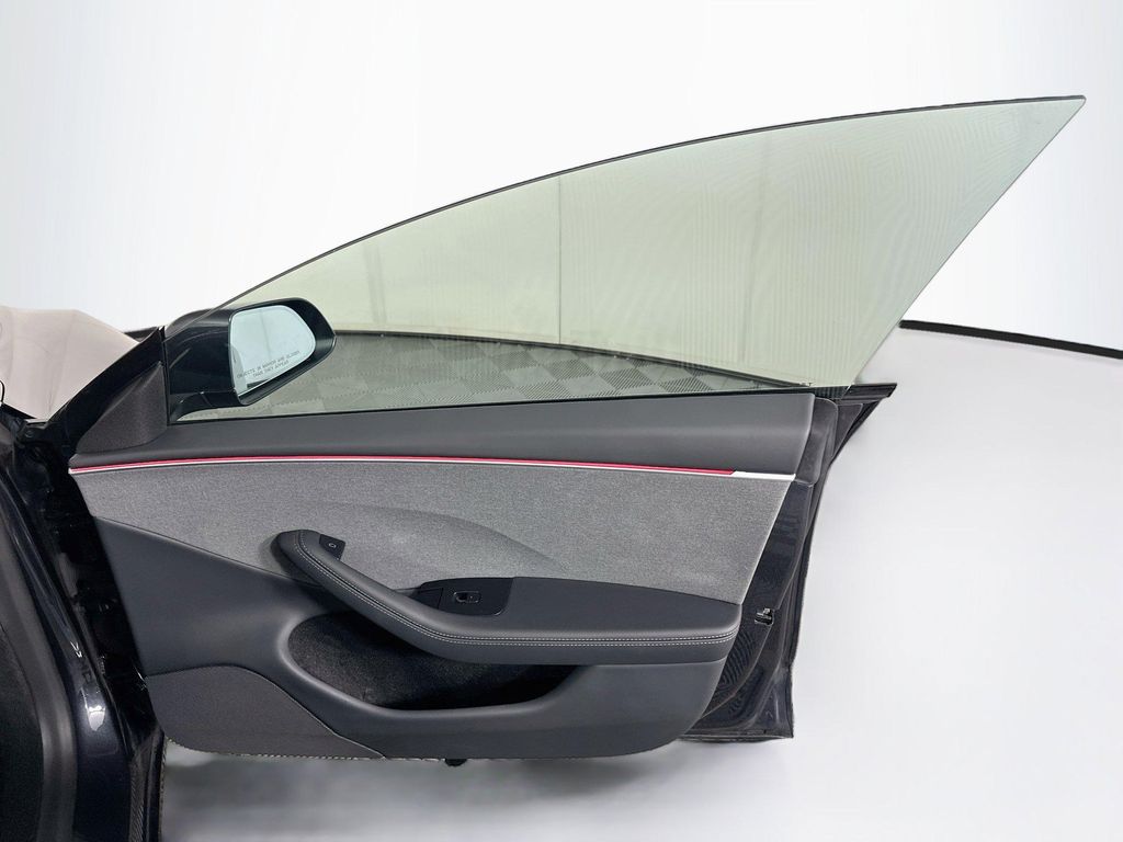 2025 Tesla MODEL 3 LONG RANGE 缩略图 27