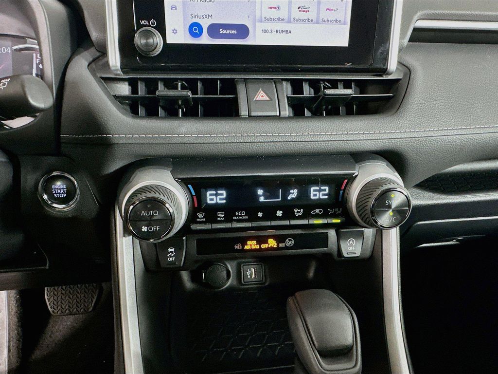 2025 Toyota RAV4 XLE 缩略图 19