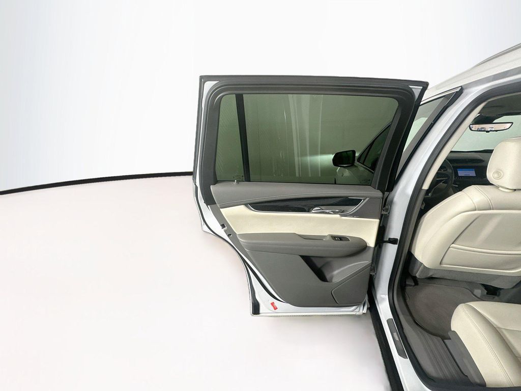 صورة مصغرة 22 لـ 2023 Cadillac XT6 PREMIUM LUXURY FWD