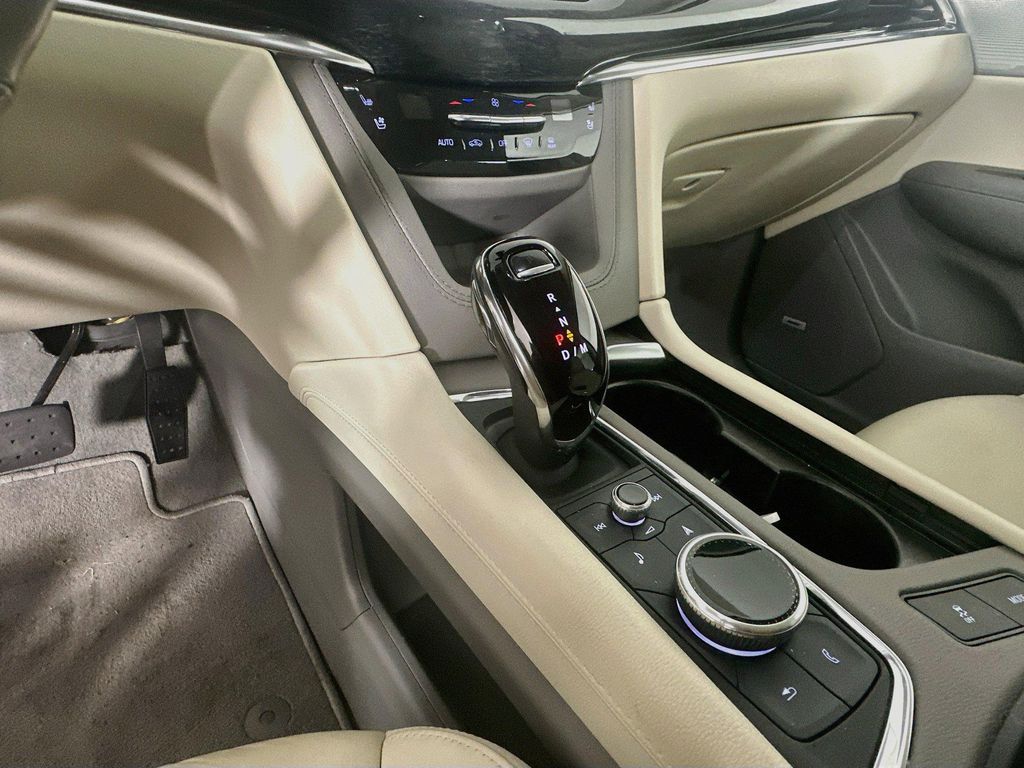 صورة مصغرة 20 لـ 2023 Cadillac XT6 PREMIUM LUXURY FWD