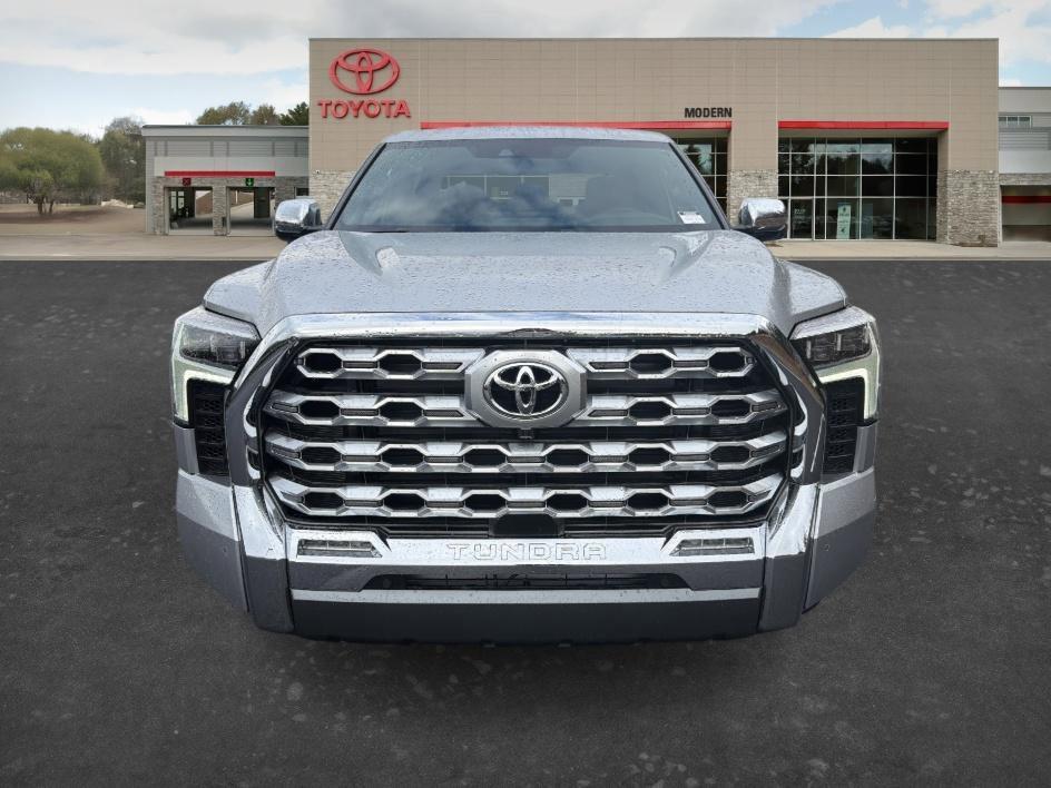 TOYOTA TUNDRA - 2