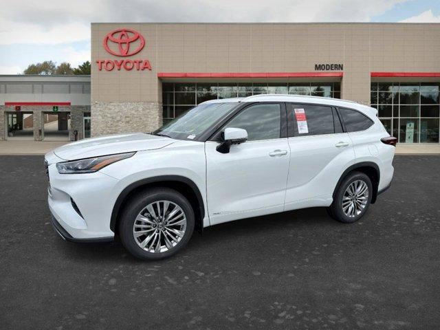New 2026 Toyota Highlander Hybrid Platinum