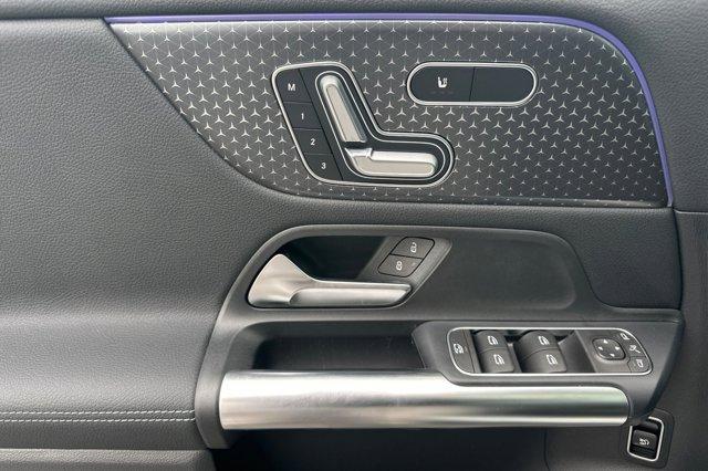 MERCEDES-BENZ GLA - 10