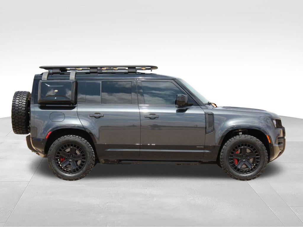 2024 LAND Rover DEFENDER 110 P400 X — фото 2