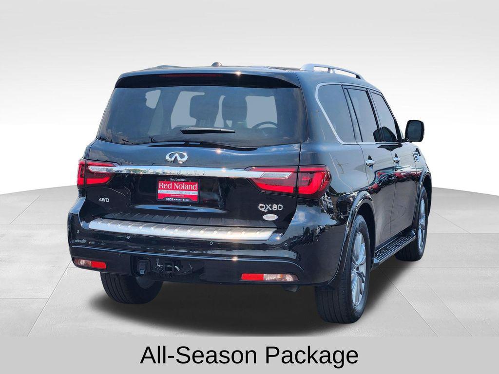 2023 Infiniti QX80 LUXE thumbnail 5
