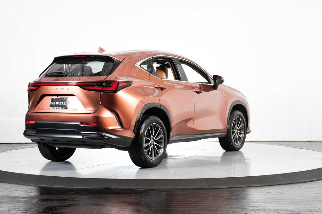 صورة 7 لـ 2025 Lexus NX 250 BASE