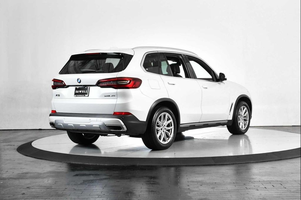 صورة 6 لـ 2023 BMW X5 XDRIVE40I
