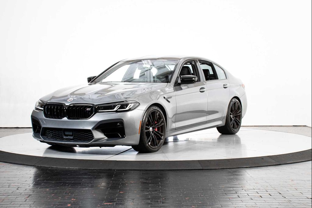2023 BMW M5