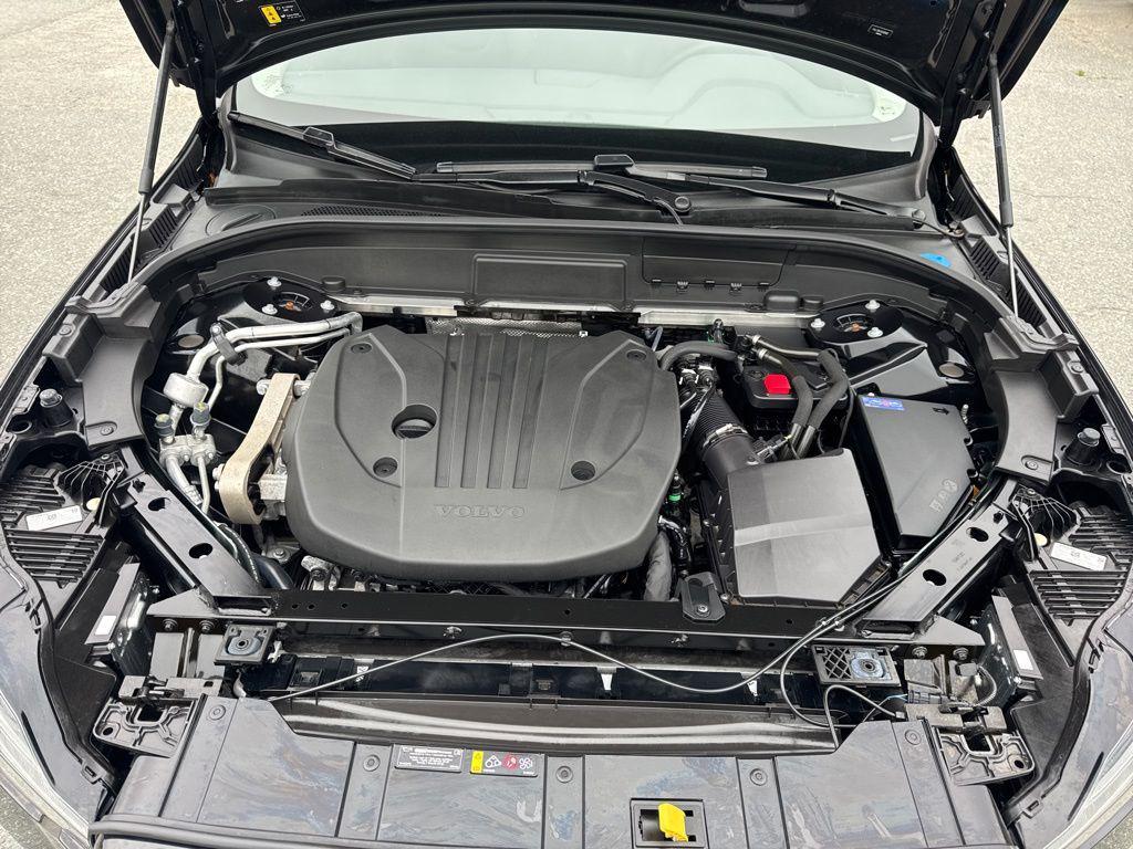 2024 Volvo XC60 B5 CORE DARK THEME thumbnail 36