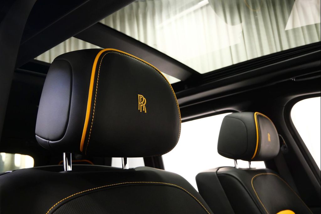 2023 ROLLS-ROYCE CULLINAN BLACK BADGE thumbnail 38