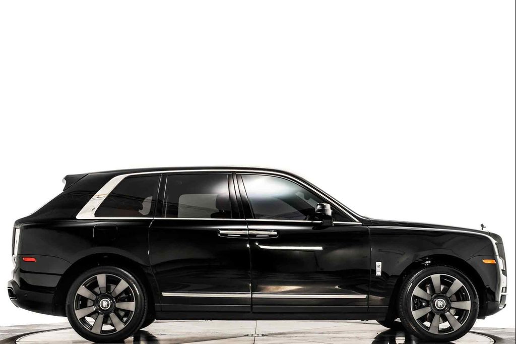 صورة 2 لـ 2020 ROLLS-ROYCE CULLINAN -TWO TONE INTERIOR, DRIVER ASSISTANCE SYS