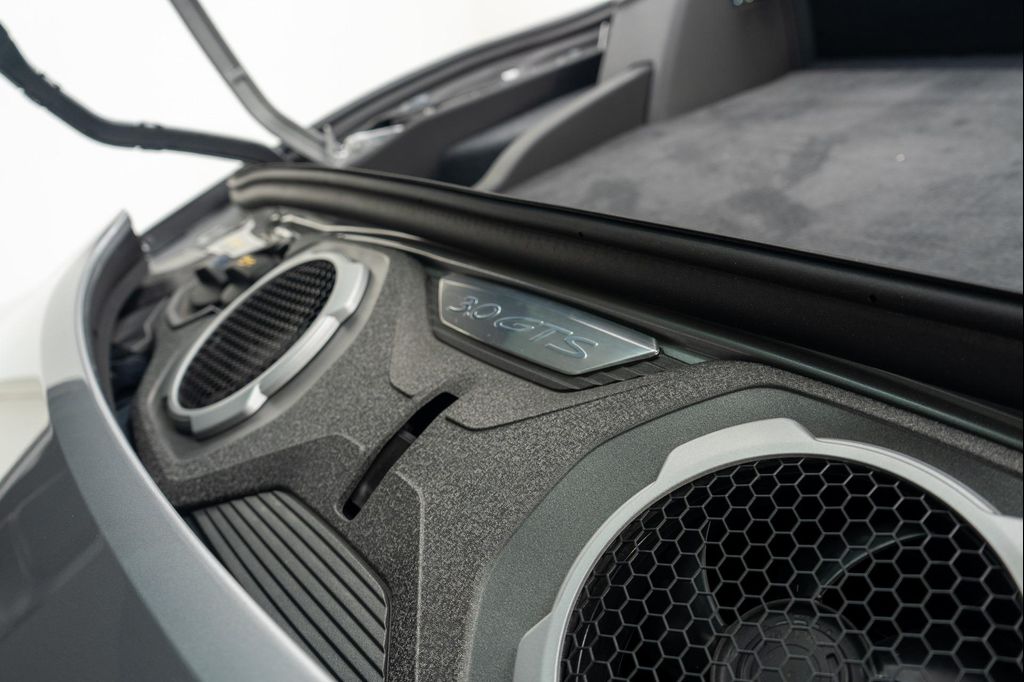 2022 Porsche 911 TARGA 4 GTS — фото 48