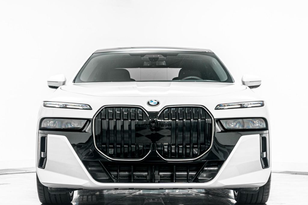 2024 BMW 760 XDRIVE — фото 4
