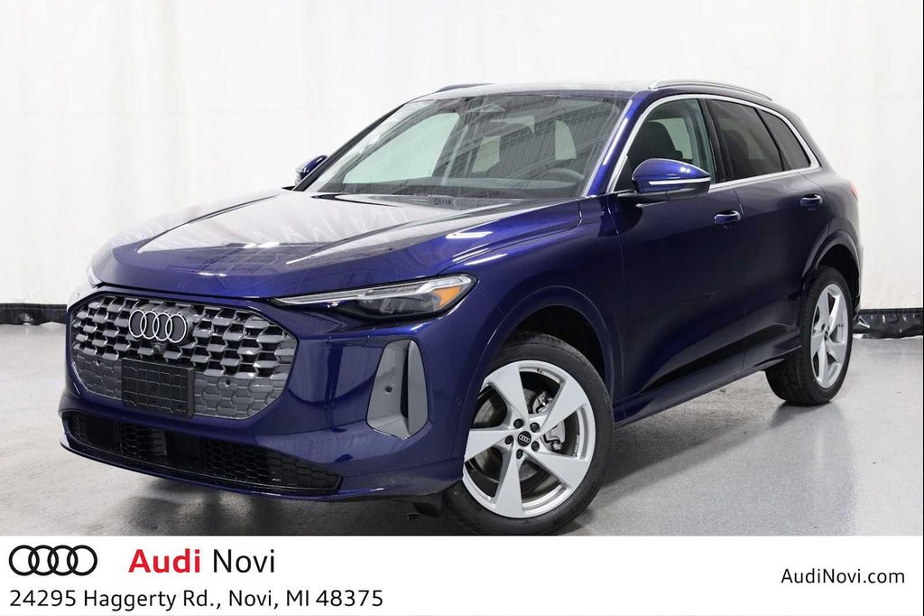 New 2025 Audi Q5 Premium Plus TFSI quattro S tronic