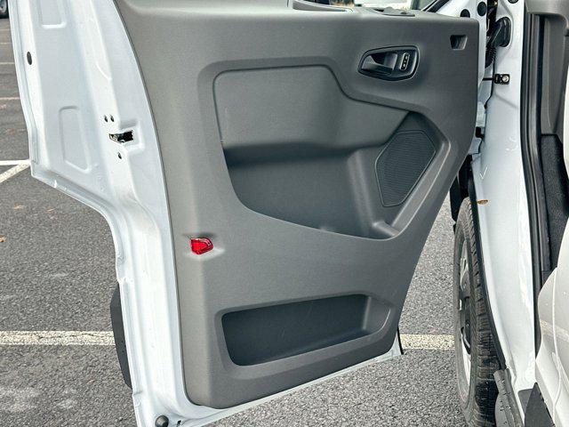 صورة مصغرة 12 لـ 2026 FORD TRANSIT-250 BASE