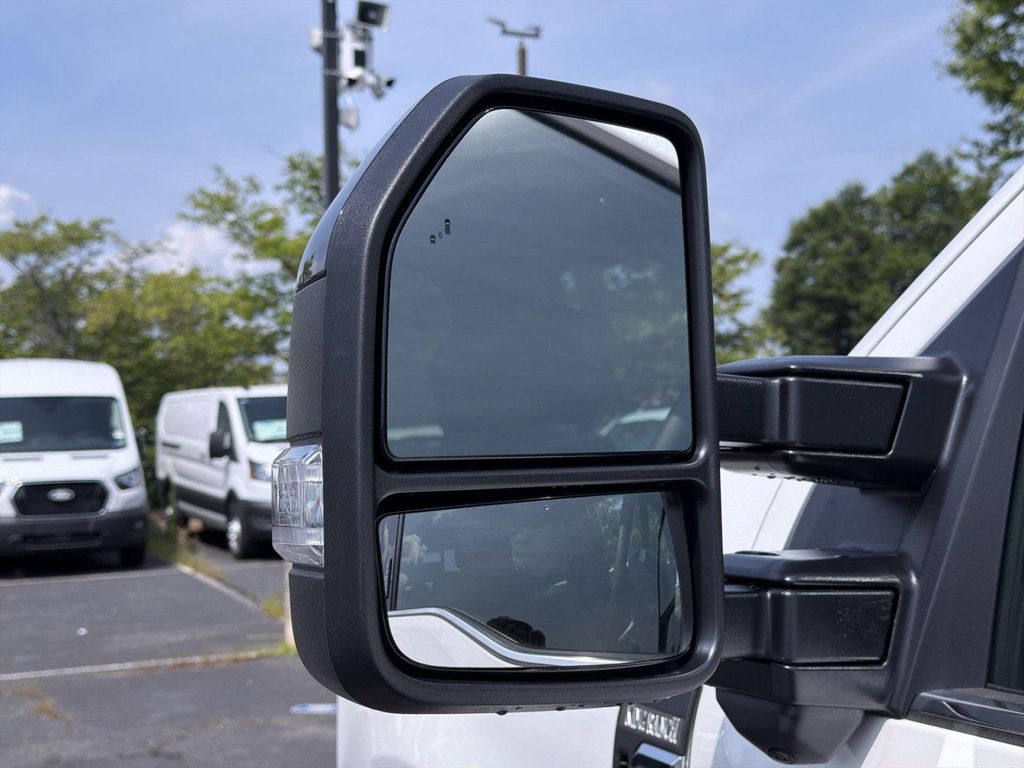 2026 FORD F-350 KING RANCH 缩略图 12
