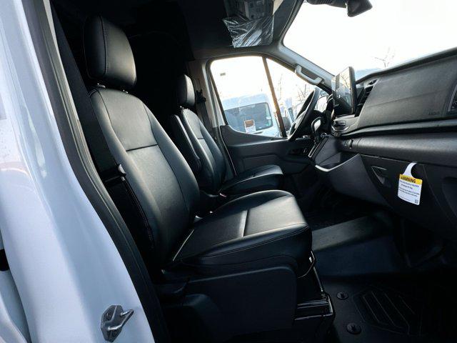 صورة مصغرة 30 لـ 2026 FORD TRANSIT-250 BASE