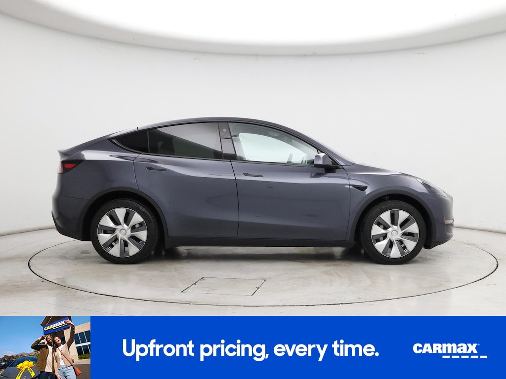 TESLA MODEL Y - 9
