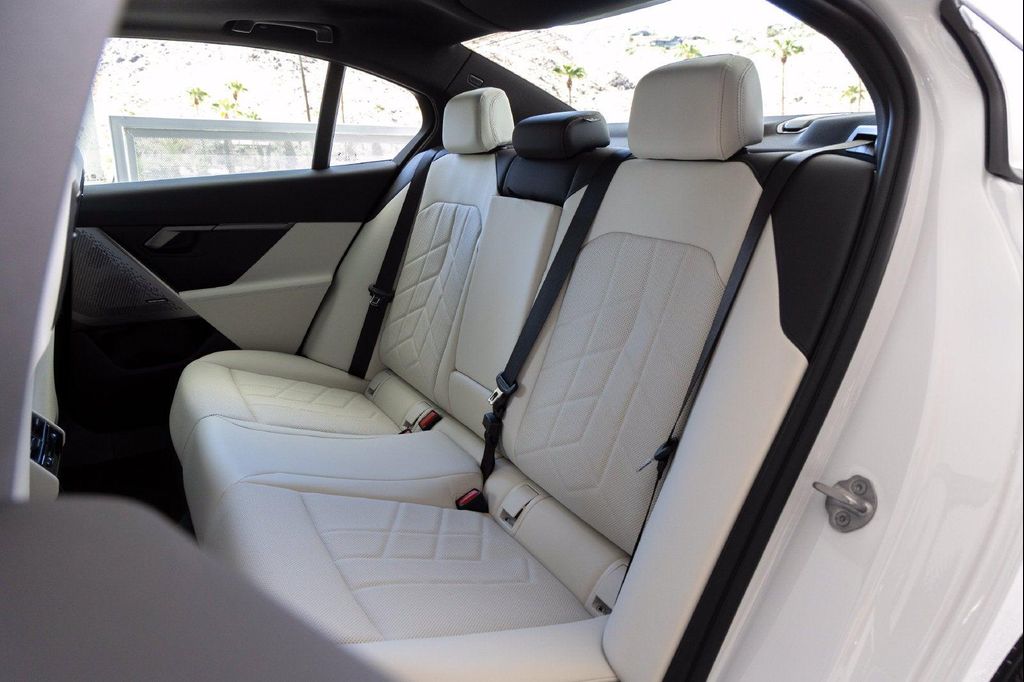 2027 BMW I5 EDRIVE40 — миниатюра 22