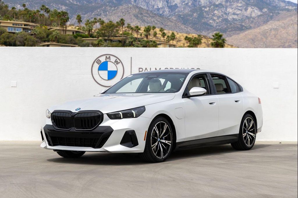 New 2026 BMW 550e xDrive