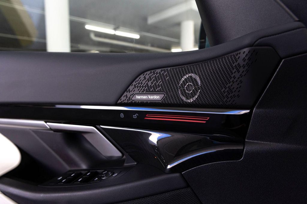 2024 BMW 530 530I — миниатюра 14