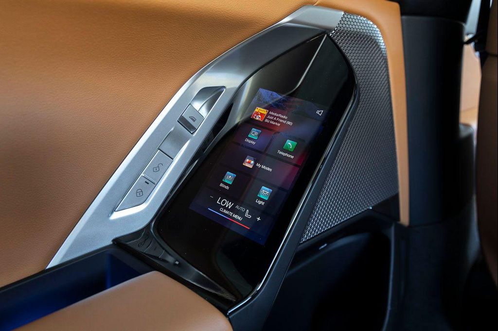 صورة مصغرة 21 لـ 2023 BMW 740 I