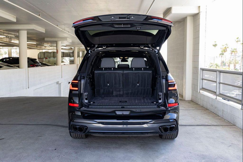 صورة مصغرة 25 لـ 2025 BMW X7 M60I