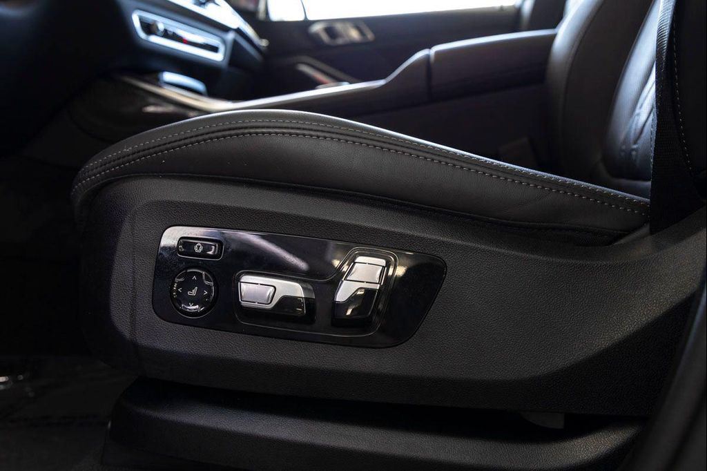 صورة مصغرة 16 لـ 2025 BMW X7 M60I