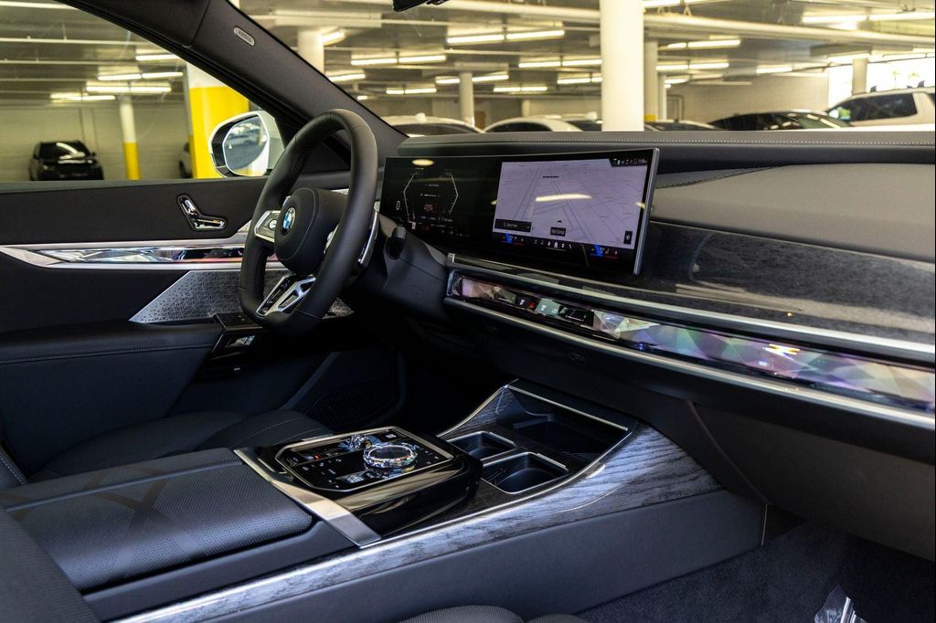 صورة مصغرة 29 لـ 2025 BMW 760 XDRIVE