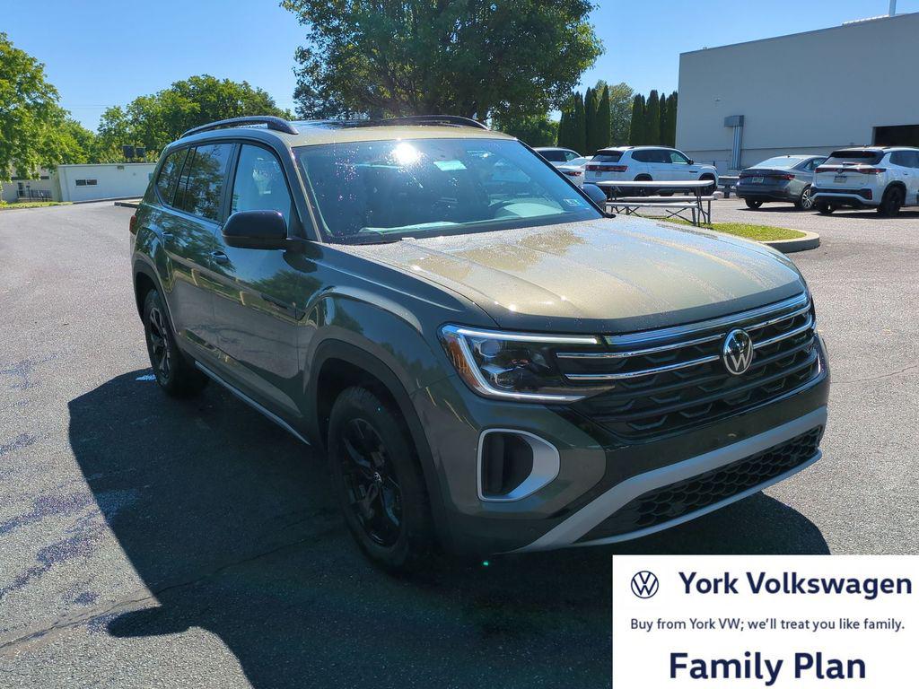 New 2026 Volkswagen Atlas Peak Edition