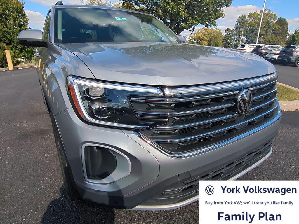 New 2026 Volkswagen Atlas 2.0T SE w/Technology 4MOTION