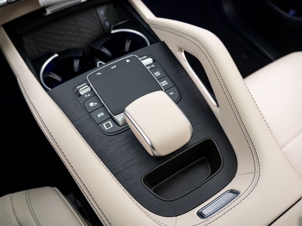 2026 Mercedes-BENZ GLE — миниатюра 31