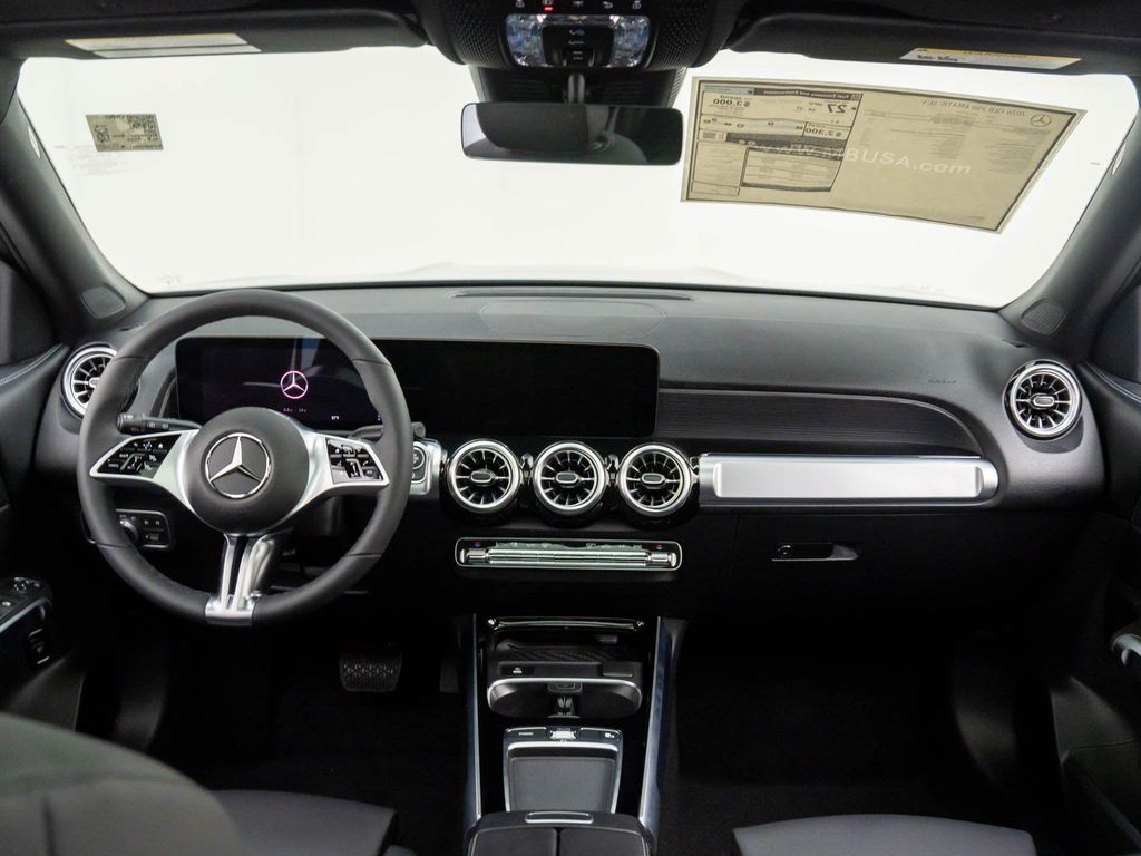 صورة 10 لـ 2026 Mercedes-BENZ GLB