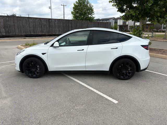 TESLA MODEL Y LONG RANGE - 2