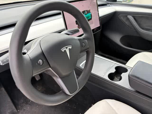 TESLA MODEL Y LONG RANGE - 10