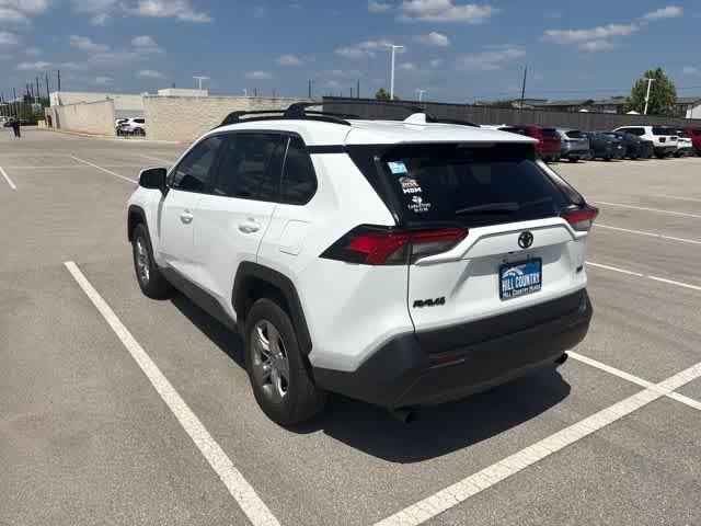 2025 Toyota RAV4 XLE 照片 3