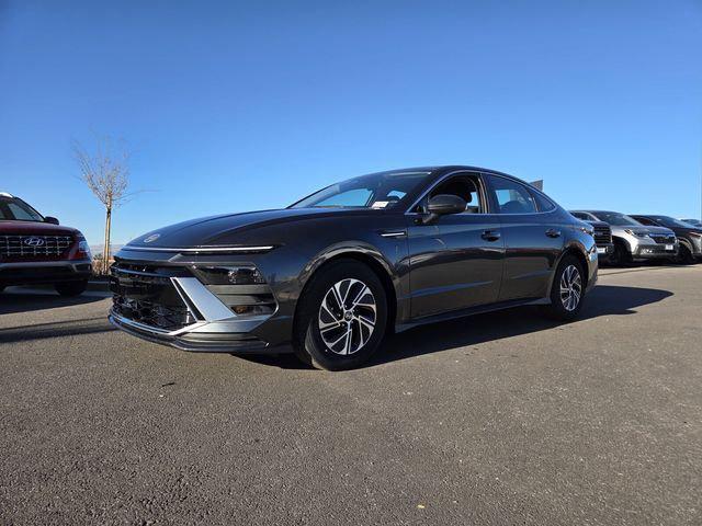 New 2026 Hyundai SONATA Hybrid Base