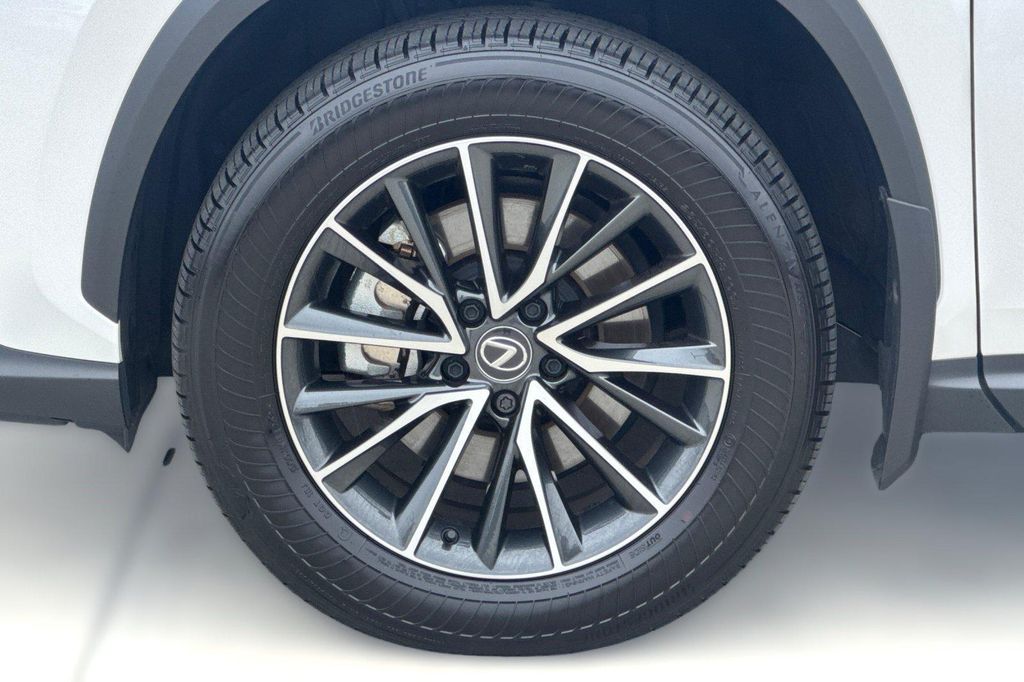 صورة مصغرة 12 لـ 2025 Lexus NX 350H