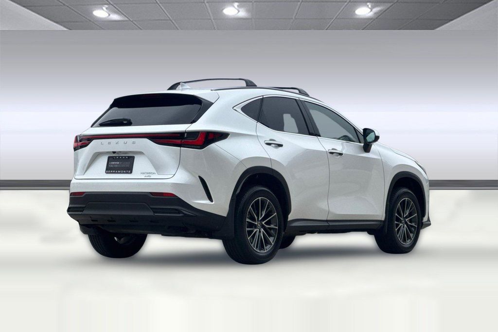 صورة 8 لـ 2025 Lexus NX 350H