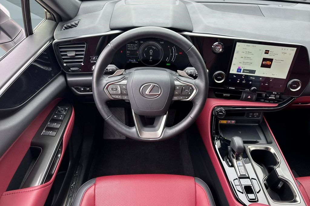 صورة مصغرة 29 لـ 2025 Lexus NX 350H
