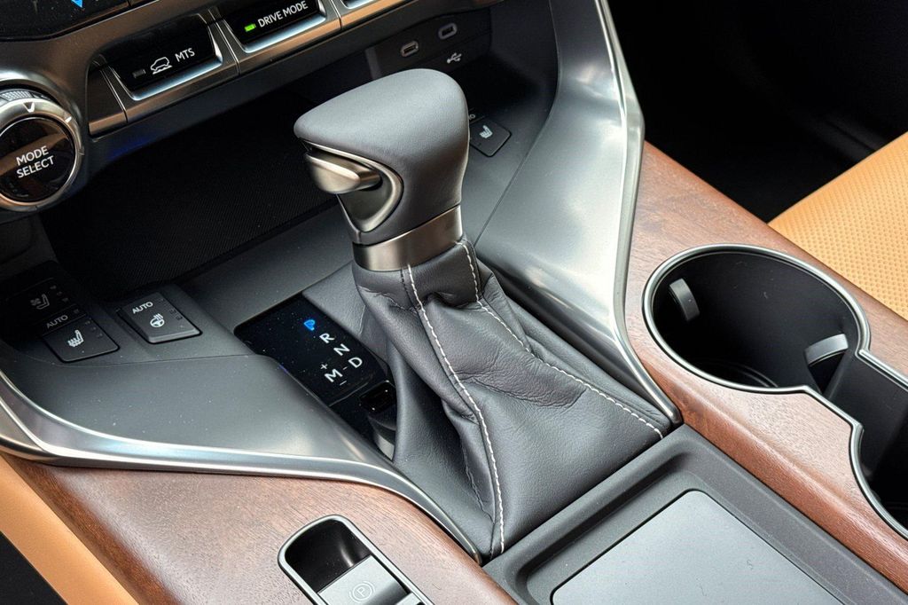 صورة مصغرة 15 لـ 2026 Lexus LX 600 LUXURY